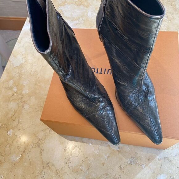 Manolo Blahnik dark green, metallic leather booty - size 10.5 - Picture 1 of 15